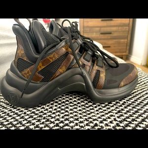 LV ARCHLIGHT SNEAKER